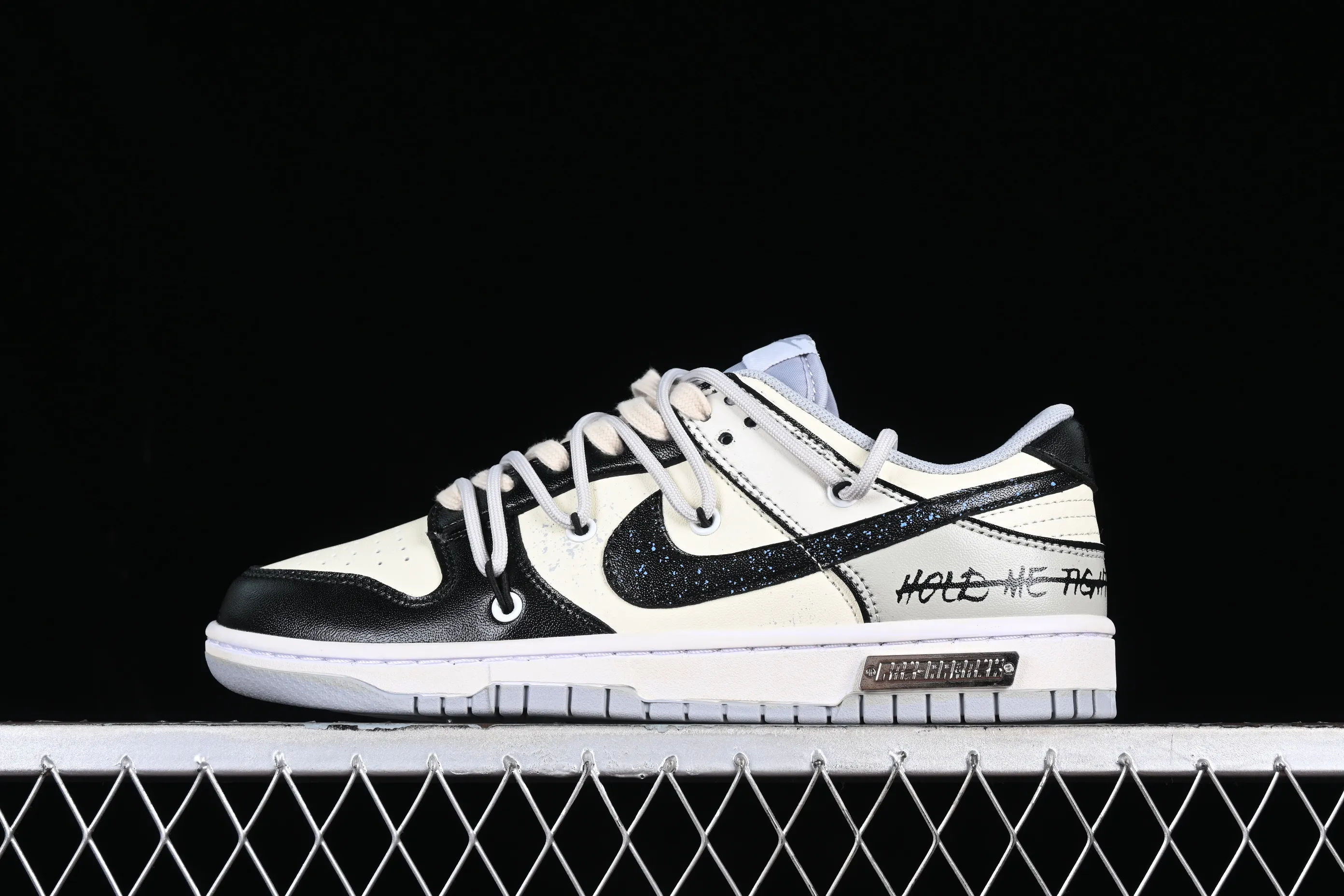 All Categories Nk SB Dunk Series Nk SB Dunk Low Low-top sneakers Customized large box Nk Dunk Low "Miami Hurricanes" Space Exploration Star Trek Customized version of deconstructed straps retro distressed low-top sneakers DJ6188-003
